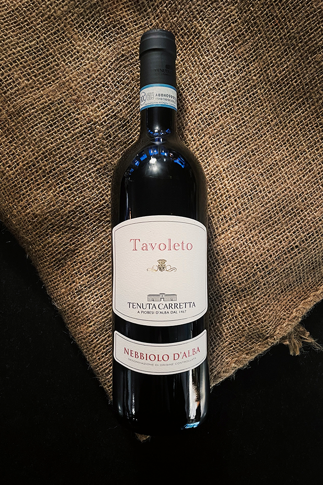 Tavoleto Nebbiolo d'Alba DOC Vino Salentu